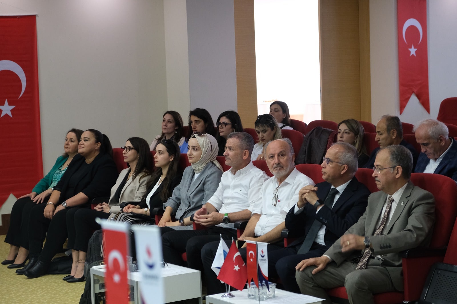 6 Şubat Depremleri̇ Sonrasinda Oluşan Halk Sağliği Sorunlari Ve Enfeksi̇yonlar Gazi̇antep’te Tartişildi