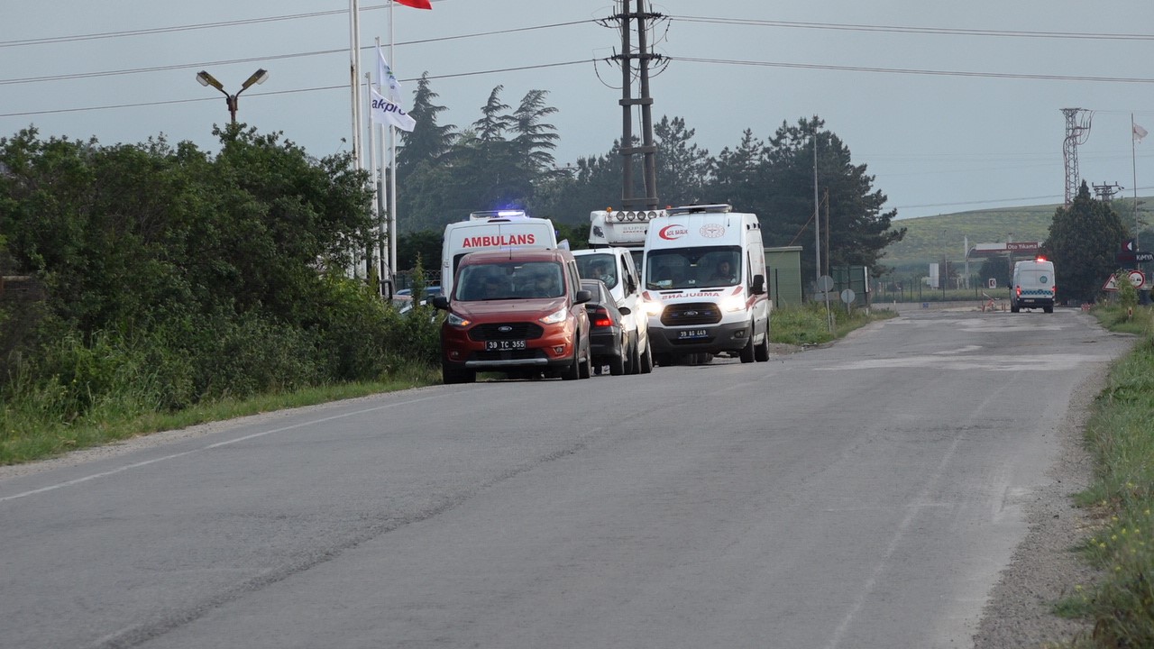  İhbar üzerine olay yerine çok sayıda itfaiye, sağlık, AFAD ve jandarma ekibi sevk edildi.