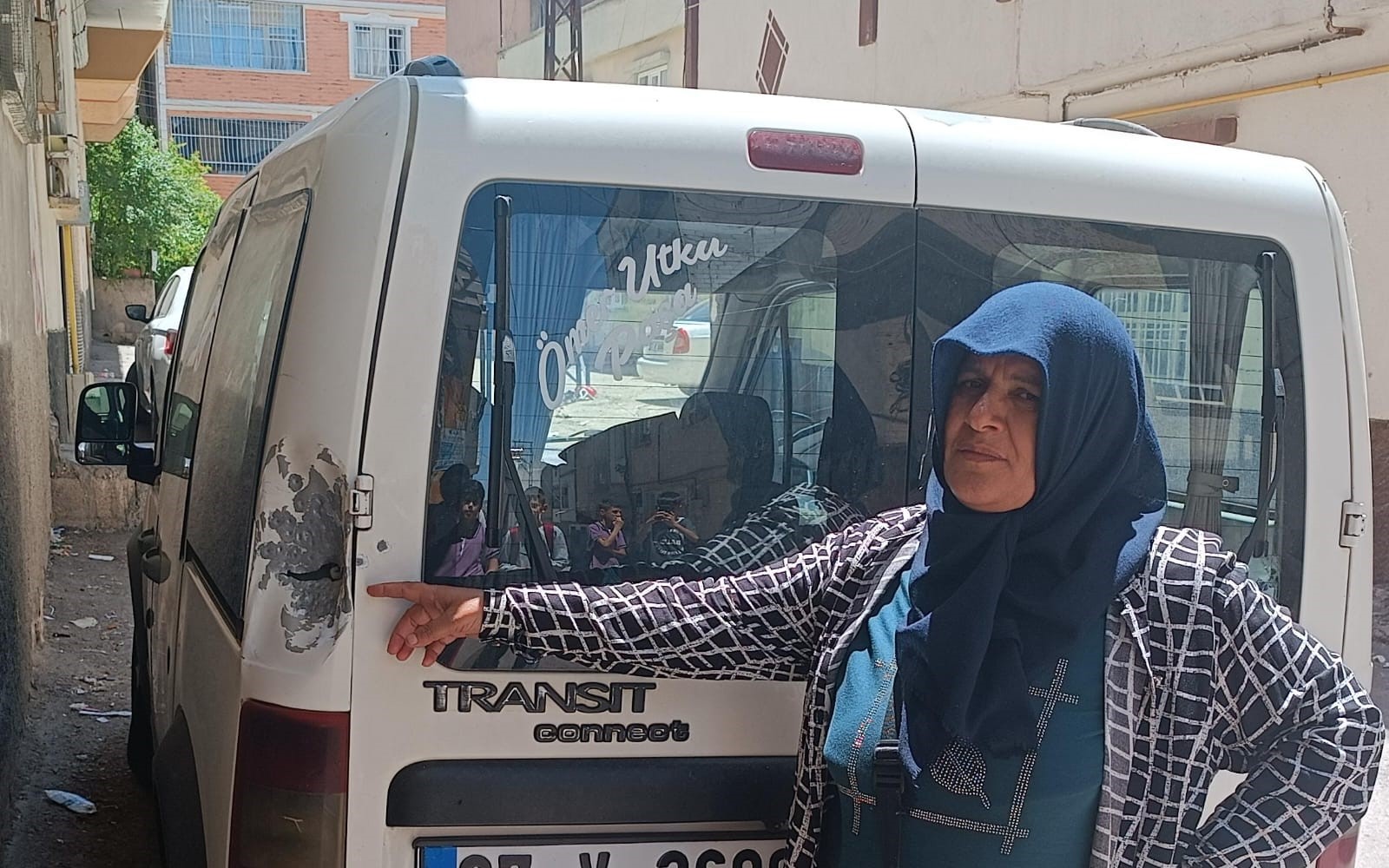 Gaziantep’te Bir Araç Önce Kundaklandı, Sonra Kurşun Yağmuruna Tutuldu