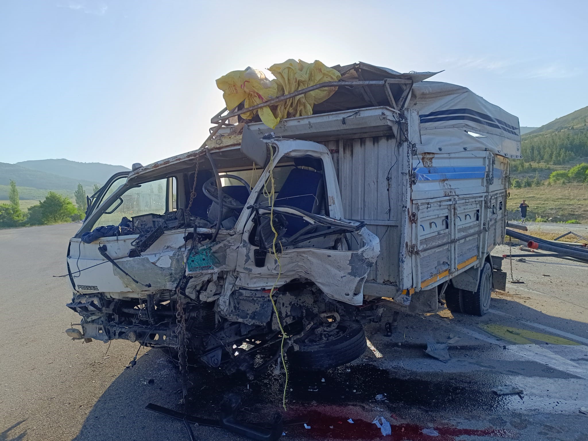 Olay sonrası çevredekilerin haber vermesi ile bölgeye çok sayıda 112 Acil servis ekibi sevk edildi. Bölgeye gelen sağlık ekipleri ambulanslarla yaralıları hastanelere kaldırdı.