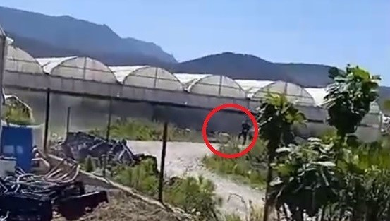 Ekipler, ellerini ve ayaklarını çözdüğü Orhan S.’yi tedavisinin yapılması için sağlık ekiplerine teslim etti.