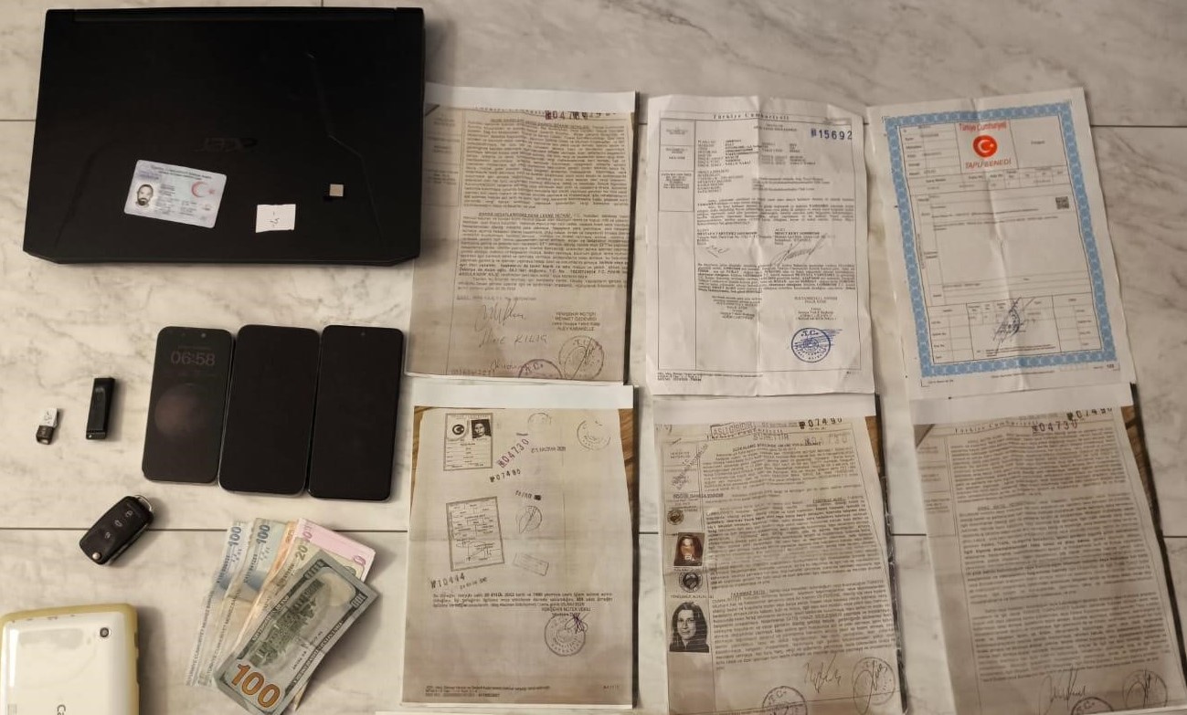 Yüzde 4 bin faizle para sattığı mağdurdan bağırıp tehdit ederek parayı ödemesini isteyen T.A. ya mağdur iş insanının neden bağırıyorsun? şeklinde soru sorması üzerine T.A.'nın "Tefeciyim oğlum ben! Domates biber satmıyorum" şeklindeki cevabı dikkat çekti.