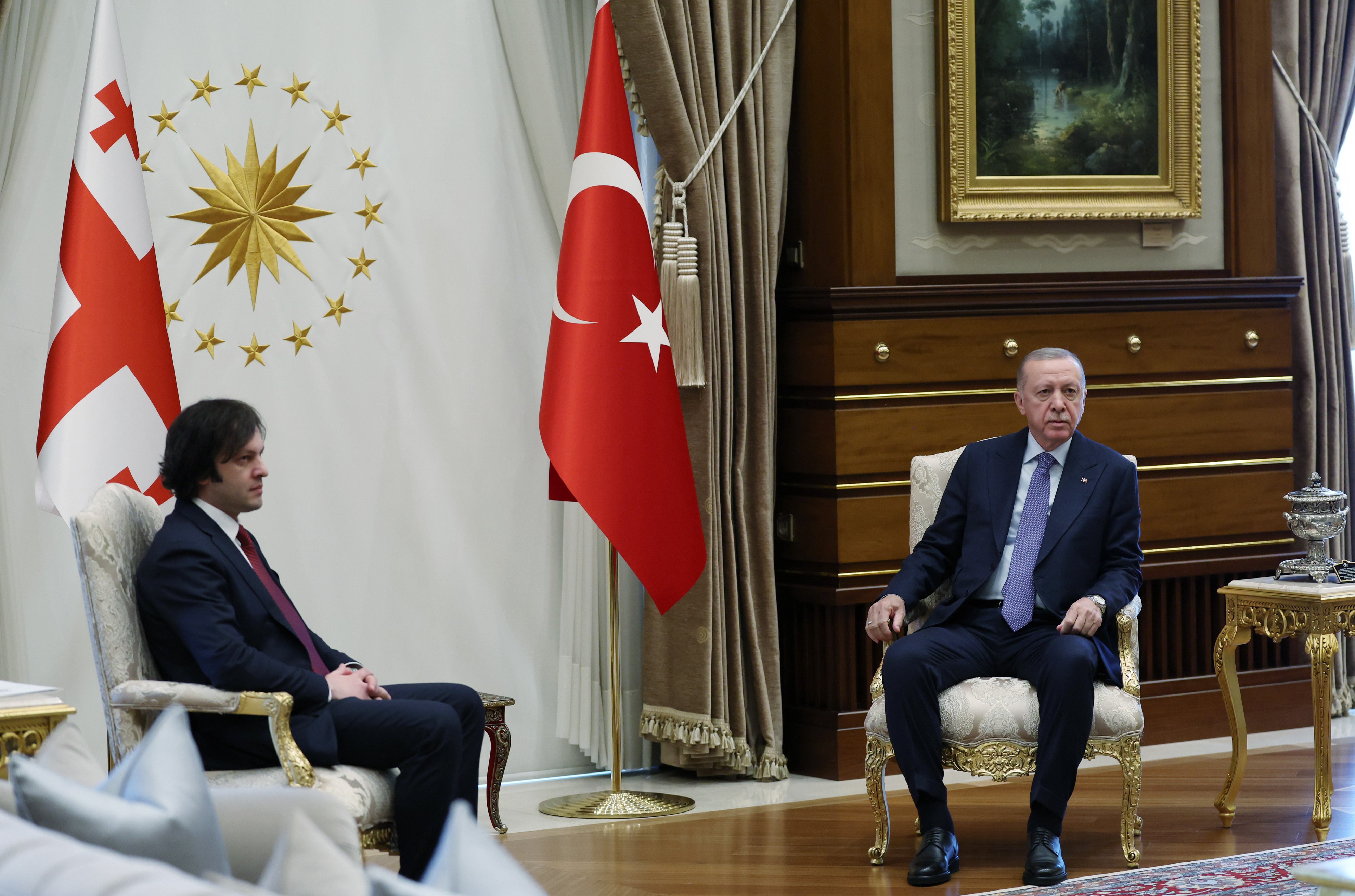 Mutabakat zaptını Türkiye adına Enerji ve Tabii Kaynaklar Bakanı Alparslan Bayraktar, Gürcistan adına ise Başbakan Yardımcısı, Ekonomi ve Sürdürülebilir Kalkınma Bakanı Levan Davitashvili imzaladı.