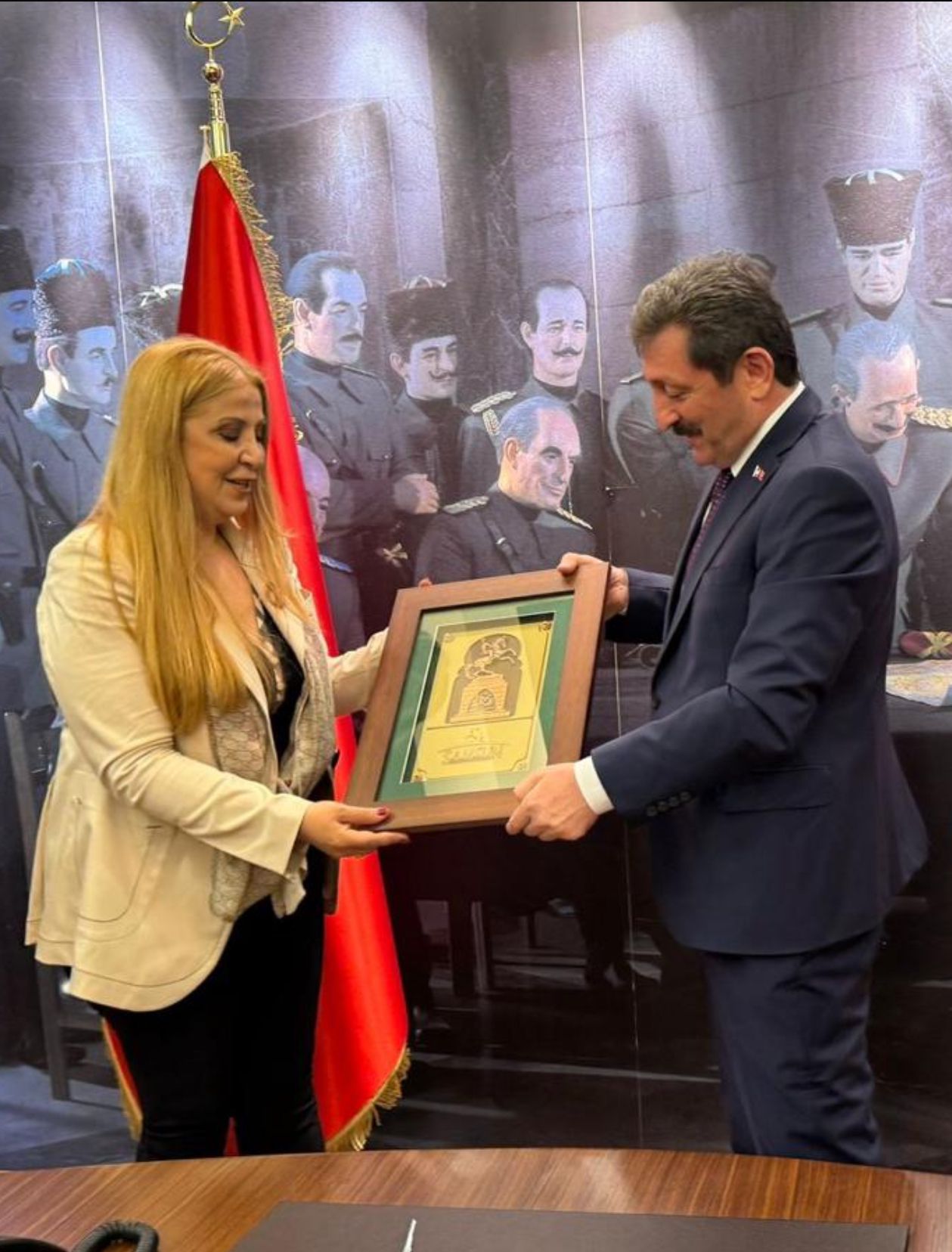  Atatürk’ün izinde bu projeyi gerçekleştiren GAGİKAD;  Gaziantep Milletvekilleri Hasan Öztürkmen ve Melih Meriç’ten hazırlattıkları bayrakların teslimini talep ettiler. Bu teklifi büyük bir gururla kabul eden milletvekilleri Celal Doğan parkına gelerek GAGİKAD heyeti ile buluştu. Kuzey ve güneyi birleştirmek adına başlatılan bu önemli proje de  Gaziantep’te düzenlenen törende şanlı bayraklar öperek teslim edildi.

Bu kutsal emaneti teslim alan GAGİKAD’ın 50 üyesi  ve beraberlerindeki heyet, 19 Mayıs 1919 Atatürk’ü anma Gençlik ve Spor Bayramını başlangıç seçerek 17 mayıs ta Gaziantep’ten davul zurnalar eşliğinde uğurlandılar..