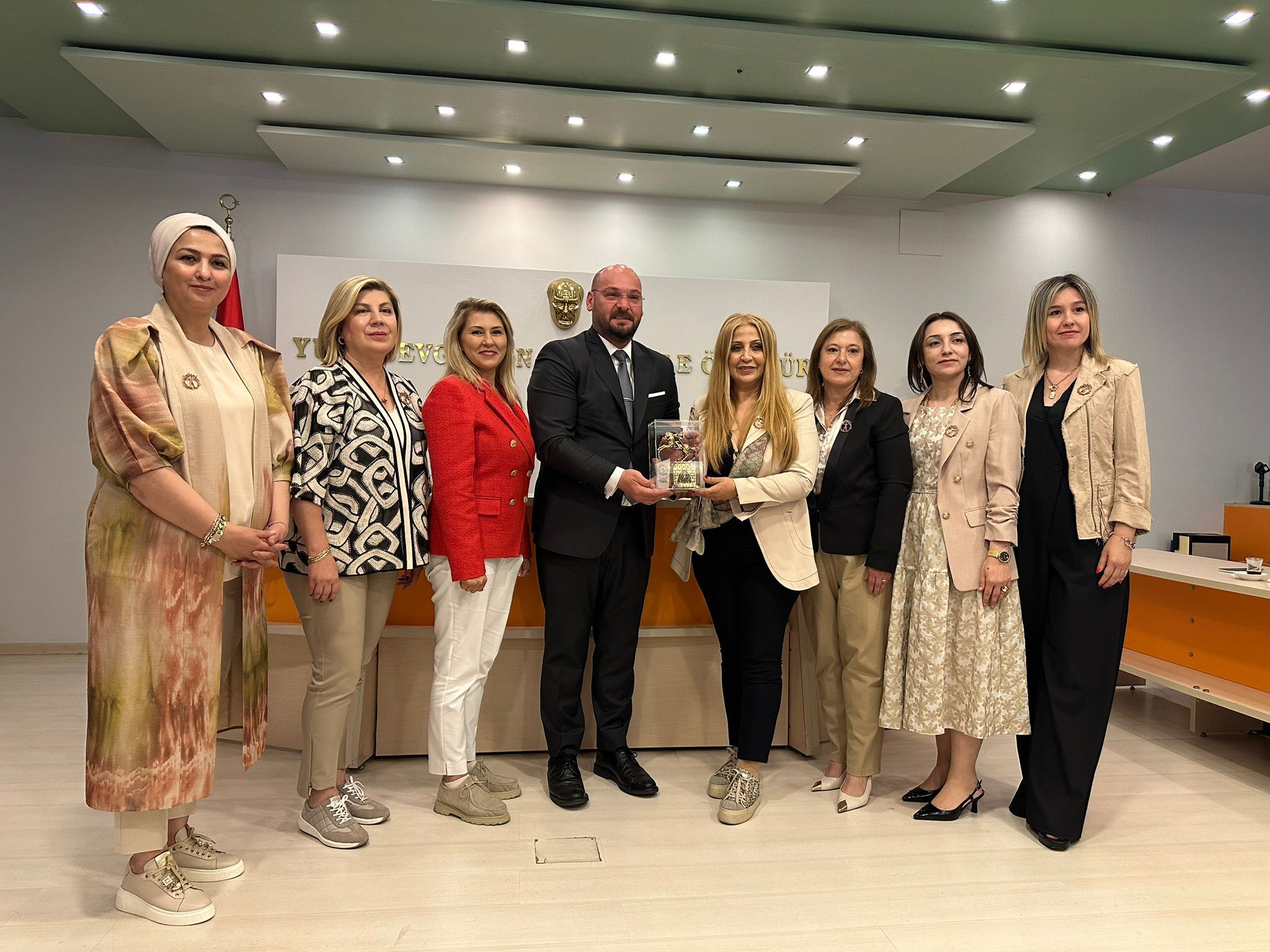   Proje, iki önemli şehrin kucaklaşmasını simgelerken, aynı zamanda milli birlik ve beraberlik ruhunu yeniden canlandırmayı amaçlıyor.

GAGİKAD yönetim kurulu ve üyeleri ile  beraberlerindeki heyet ilk ziyareti Samsun İş Kadınları Derneği (SAMİKAD) başkanı Şehnaz Dereli ve üyelerine gerçekleştirdi. GAGİKAD Yönetim Kurulu Başkanı Beril Özlem Leylek'in öncülüğünde Samsun'a gelen Gaziantepli iş kadınları, Samsun'da bir dizi ziyaretlerde bulunurken, ticari ilişkileri geliştirmeye yönelik büyük bir network ağı gerçekleştirdi.  2 tam günde inanılmaz bir projeyi gerçekleştiren GAGİKAD Başkanı Leylek ‘’projemiz aslında geçen yıl yapılacaktı, deprem ve genel seçimler dolayısı ile bu yıla kaldı ama iyi ki de kalmış, projeyi daha da geliştirerek çok anlamlı hale getirdik’’ dedi.