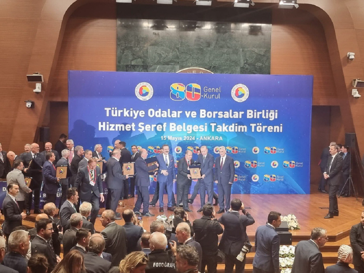 Cumhurbaşkanı Erdoğan’dan Burhan Çağdaş’a Hizmet Şeref Belgesi (4)