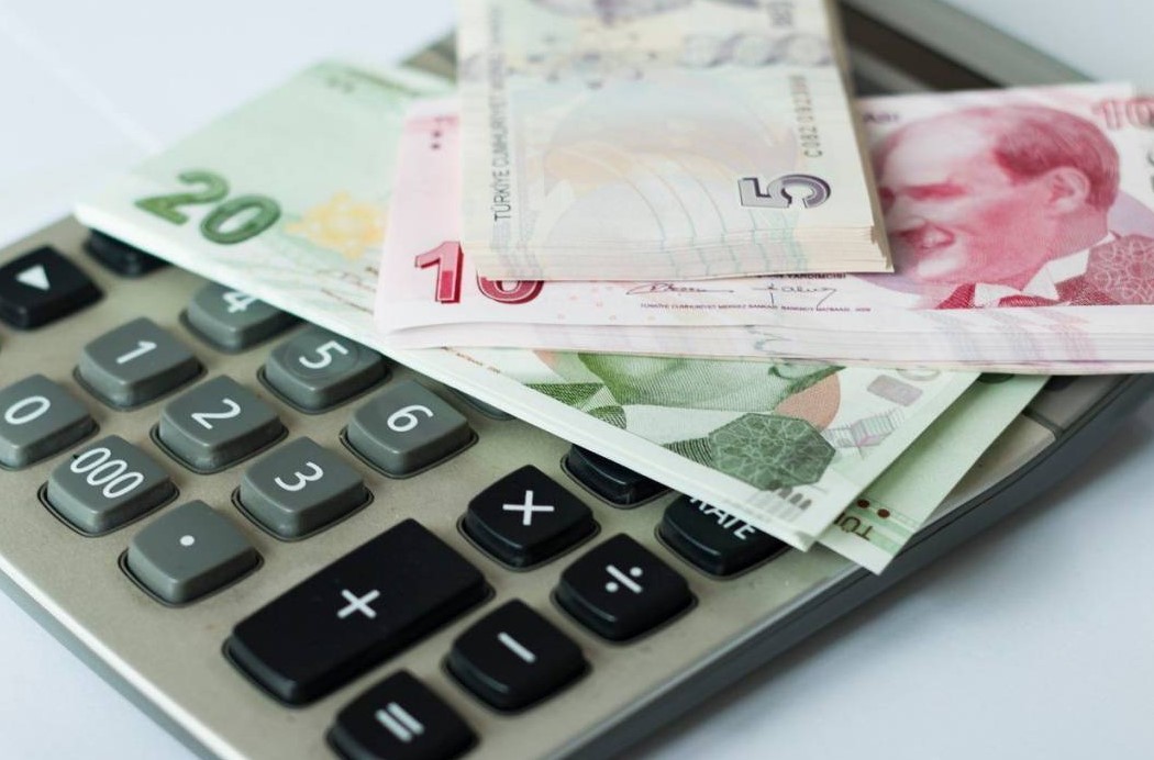 Yıllık enflasyon ise TÜFE'de yüzde 69,80, Yİ-ÜFE'de ise yüzde 55,66 olarak gerçekleşti. Enflasyon oranlarına göre zam miktarları belirlenecek.