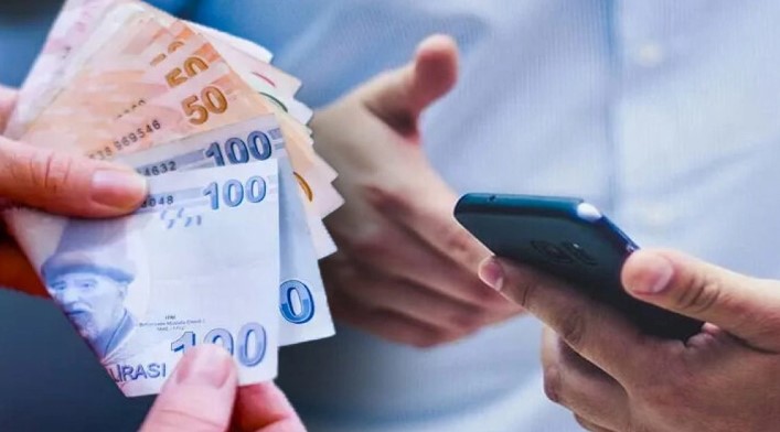 IBAN İLE YAPILAN ÖDEMELER VE RİSKLERİ

IBAN ile yapılan ödemeler arasında kira, taşıt veya kredi borcu gibi çeşitli işlemler bulunmaktadır. Ayrıca, banka hesapları arasında para transferi yapmak için de IBAN kullanılabilir. Ancak, işletmelerin bu yöntemi vergi ödemelerinden kaçınmak amacıyla kullanmaları, ciddi sonuçlar doğurabilir. Özellikle vergi dairesi tarafından yapılan denetimlerde, bu tür işlemlerin takip edilmesi ve yasal olmayan faaliyetlerin tespit edilmesi mümkündür.