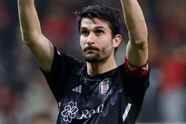 NECİP UYSAL'IN KARİYERİ
Necip Uysal, Beşiktaş'ta uzun yıllardır önemli bir rol oynamaktadır. Genç yaşına rağmen profesyonel kariyerinde önemli başarılara imza atmıştır. Ayrıca, milli takımda da görev yapmış ve ülkesini uluslararası arenada temsil etmiştir. Uysal, Beşiktaş taraftarı tarafından sevilen ve saygı duyulan bir futbolcudur.

