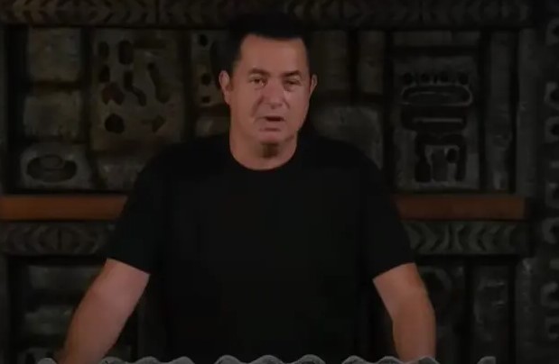 ADAY BELİRLEME SİSTEMİ

Acun Ilıcalı, aday belirleme sistemini de detaylarıyla açıkladı. Haftanın en kötü performans gösteren yarışmacısının otomatik olarak aday olacağını belirtti. Eğer bu kişi zaten aday ise onun bir üstündeki yarışmacı aday olacak. Eşitlik durumunda genel performansa ve galibiyet sayısına bakılacağını ifade etti.
