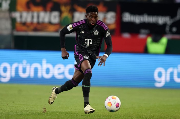 Sonuç olarak, Alphonso Davies'in kariyerindeki bu parlak anlar futbol dünyasında büyük yankı uyandırırken, Türk futbolu da onun yeteneklerini yakından takip etmeye devam ediyor.