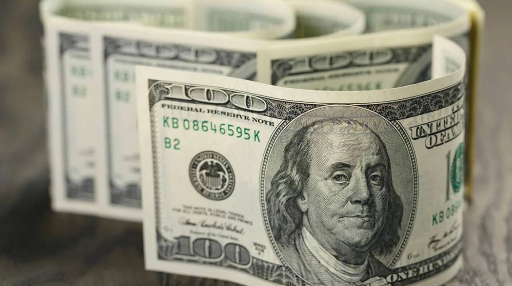 BITCOIN VE EURODA YAŞANAN DALGALANMALAR

Kripto para piyasasının önde gelen aktörlerinden biri olan Bitcoin, son günlerde büyük dalgalanmalar yaşıyor. 
