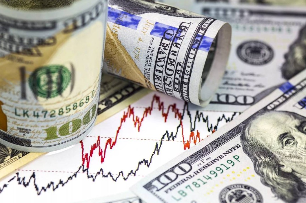 Geçer, Bitcoin'in riskli bir yatırım aracı olduğunu belirterek, yatırımcıları dikkatli olmaları konusunda uyardı. Euro ise, Avrupa Birliği'ndeki ekonomik ve politik belirsizlikler nedeniyle dalgalı bir seyir izliyor.