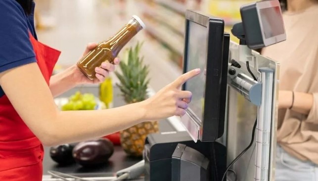 İŞE YERLEŞTİRME DURUMU VE ELEMAN AÇIĞI

İŞKUR'un verilerine göre, nisan ayında 100 bin 601 kişi işe yerleşti. Ancak, bu sayıyla karşılaştırıldığında, işgücü piyasasındaki eleman açığı oldukça fazla. Toplamda 856 bin kişilik eleman açığı bulunuyor ve bu açığın sadece yarısı kapatılmış durumda.
