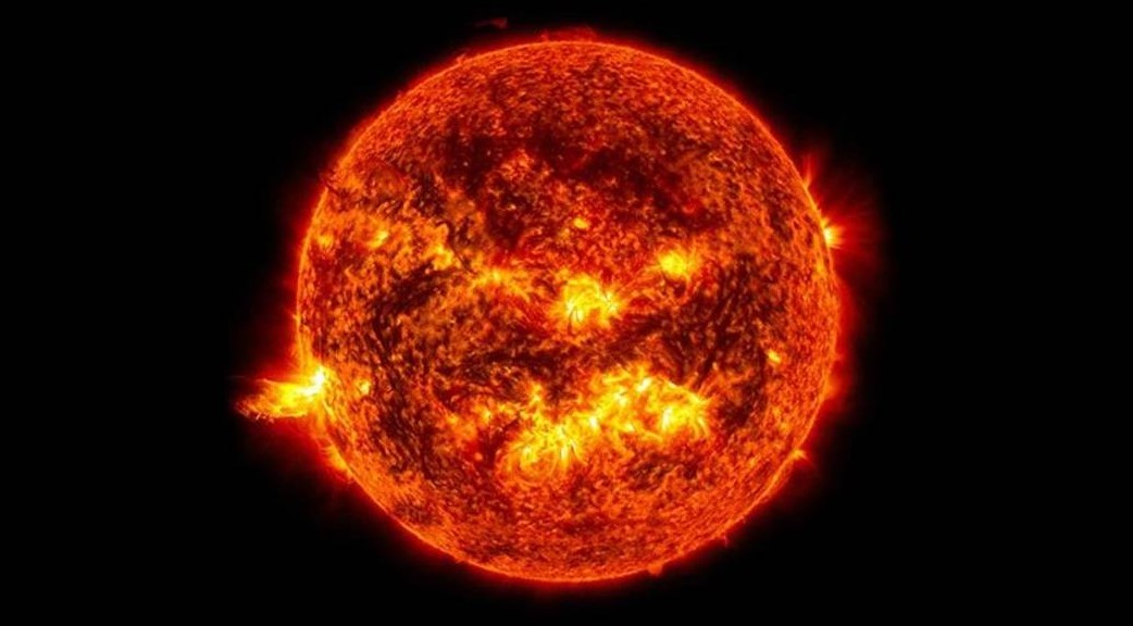 Romanya semalarından başlayıp Türkiye'ye kadar uzanan kuzey ışınları, göz kamaştırıcı bir görsel şölen sunarken, güneşten gelen yüklü parçacıkların dünya atmosferiyle etkileşime geçerek manyetik alanıyla etkileşime girmesi sonucu Avrupa'nın birçok bölgesinde etkisini gösterdi.