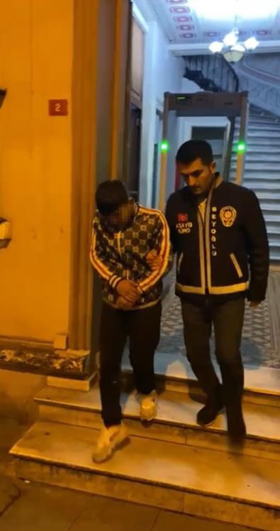Genci hayati tehlikesinin olmadığı öğrenildi. Öte yandan, polis ekipleri ise olayla ilgili çalışma başlattı. 