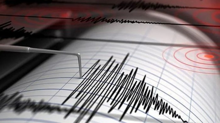 MARMARA'DA BÜYÜK DEPREM BEKLENTİSİ
Yer bilimci Prof. Dr. Naci Görür, "İstanbul'da Deprem ve Kentsel Dönüşüm" başlıklı panelde yaptığı açıklamalarda, Marmara Bölgesi'nde büyük bir depremin kesinlikle olacağını belirtti. Görür, "Sadece 1912 Şarköy depreminde kırılan kısımda bir şey olmayacak. Diğer kısım kırılırsa 7,5 büyüklüğünde bir deprem olacak. Bu kesin ama zamanını bilmiyoruz. Bu yüzden İstanbul'u depreme hazırlamalıyız" dedi.
