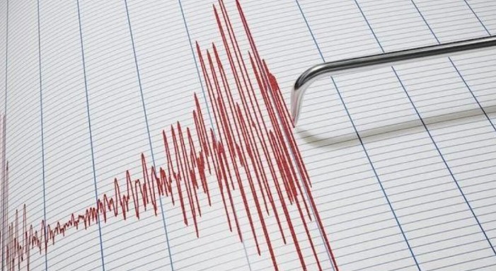 MİKRO BÖLGELEME VE TOPOGRAFİK ÇALIŞMALAR
Mikro bölgeleme çalışmalarının ve topoğrafya incelemelerinin deprem öncesi riskli bölgelerin tespiti açısından önemli olduğuna değinen Görür, bu çalışmaların hızla tamamlanması gerektiğini vurguladı. Jeoloji ve topoğrafya çalışmalarının depreme karşı alınacak önlemlerin temelini oluşturduğunu belirtti.
