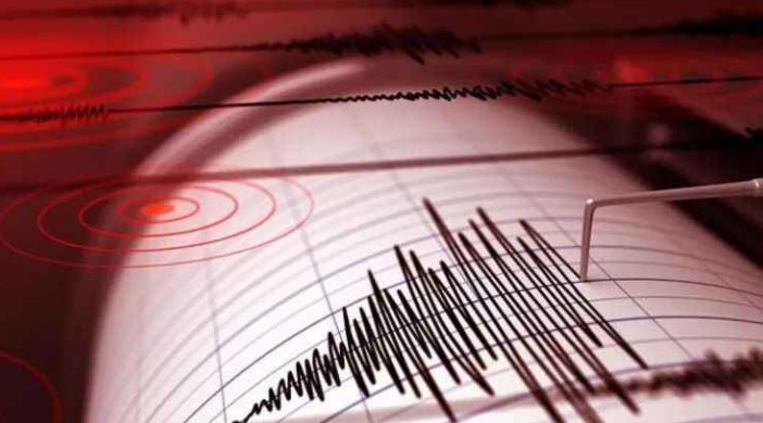 7,5 BÜYÜKLÜĞÜNDE DEPREM UYARISI
Prof. Dr. Naci Görür, Marmara'da beklenen depremin 7,5 büyüklüğünde olabileceğini belirterek, bu büyüklükteki bir depremin İstanbul'da büyük yıkıma yol açabileceği uyarısında bulundu. "Bugün mü olur, yarın mı olur bilmiyoruz. Ancak Kahramanmaraş depremini nasıl öngördüysek, Marmara'daki büyük depremin de olacağını öngörüyoruz" ifadelerini kullandı.
