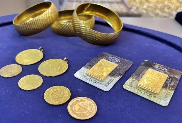MERKEZ BANKALARININ ALTIN ALIMLARI
Gelişmekte olan piyasaların merkez bankalarının altın alımları da altın fiyatlarını destekledi. Özellikle Batı'nın Ukrayna krizine yanıt olarak Rusya'ya uyguladığı yaptırımlar, merkez bankalarının altın alımlarını artırdı.
