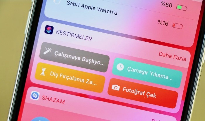 •	Kestirmeler Uygulamasını Açın: iPhone veya iPad cihazınızdaki Kestirmeler uygulamasını açın.
•	Yeni Kestirme Oluşturun: Uygulamanın sağ üst köşesindeki "+" düğmesine tıklayın.
•	Kestirmeye İsim Verin: Açılan pencerede "Adını Değiştir" seçeneğine tıklayarak kestirmenize bir isim verin ve ardından "Bitti" butonuna tıklayın.
•	İşlem Ekleme: "İşlem ekle" seçeneğine tıklayarak kestirmenize eklemek istediğiniz işlemi seçin. Listeden istediğiniz işlemi ekleyin.
•	Eylemleri Düzenleyin: Daha fazla eylem eklemek için ekranın alt kısmındaki eylemler listesine göz atın ve gerekli eylemleri seçin.
•	Kestirmeyi Kaydedin: Eylemleri ekledikten sonra "Bitti" butonuna tıklayın.
•	Kestirmeyi Test Edin: Oluşturduğunuz kestirmeyi test etmek için kestirmeye tıklayın.
