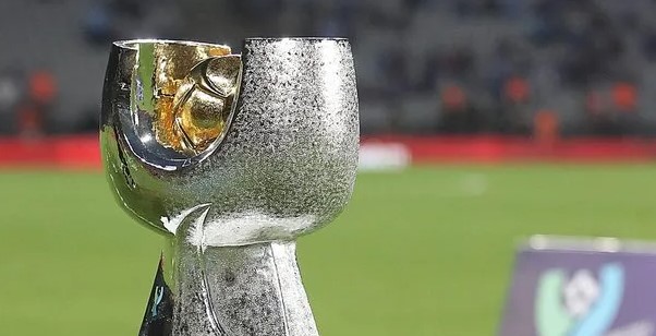 GEÇMİŞ YILLARIN SÜPER KUPA ŞAMPİYONLARI
Son yıllarda Süper Kupa'yı kazanan takımlar arasında Galatasaray, Trabzonspor ve Beşiktaş gibi büyük kulüpler yer aldı. İşte son beş yılın Süper Kupa şampiyonları:
