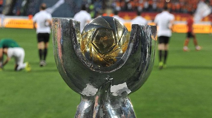 SÜPER KUPA FİNALİ NE ZAMAN?
Süper Kupa finaliyle ilgili resmi açıklama henüz Türkiye Futbol Federasyonu tarafından yapılmadı. Ancak, Süper Kupa finalinin 2024-2025 sezonu başlamadan önce Temmuz ayının sonlarında oynanması bekleniyor. Resmi tarihin açıklanmasıyla birlikte futbolseverler, Galatasaray ve Beşiktaş arasındaki bu dev maçı sabırsızlıkla bekleyecekler.
