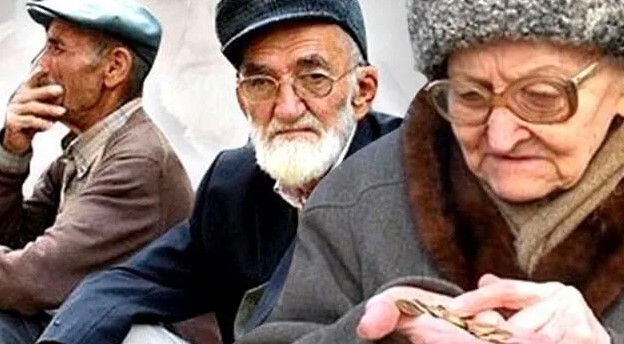 SONUÇ
Haziran ayı, emekliler için hem maaş hem de bayram ikramiyesi açısından büyük bir müjde ile geliyor. 3 bin TL'lik ikramiyeler, bayram öncesinde hesaplara yatırılacak ve maaş ödemelerinin de erken yapılması planlanıyor. Bu gelişmeler, milyonlarca emeklinin bayramı daha mutlu geçirmesini sağlayacak. Çalışma ve Sosyal Güvenlik Bakanlığı'nın yapacağı resmi açıklamalar ile bu sürecin detayları netleşecek. Emekliler için Haziran ayı, çifte mutluluk ve sevinç anlamına gelecek.
