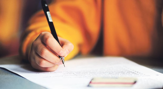 YKS 2024 DENEME SINAVI SONUÇLARI NE ZAMAN AÇIKLANACAK?
Öğrenciler, büyük bir merakla deneme sınavlarının sonuçlarını bekliyor. MEB tarafından yapılan açıklamaya göre, deneme sınav sonuçları 28 Mayıs’ta açıklanacak. Öğrenciler, sınav sonuçlarını öğrenerek eksiklerini tespit edebilir ve buna göre çalışmalarını planlayabilir.
