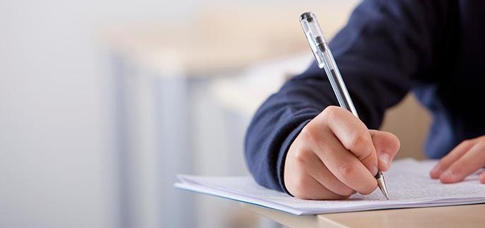 SINAV KAPSAMI VE HAZIRLIK SÜRECİ
MEB’in düzenlediği bu çevrim içi deneme sınavları, alan uzmanları tarafından YKS’nin kapsam bütünlüğü ve soru çeşitliliğine uygun olarak hazırlandı. Sorular, YKS’nin farklı konularını ve zorluk seviyelerini kapsayacak şekilde titizlikle seçildi. Bu sayede öğrenciler, gerçek sınav öncesinde kapsamlı bir hazırlık yapma imkânı buldular.
