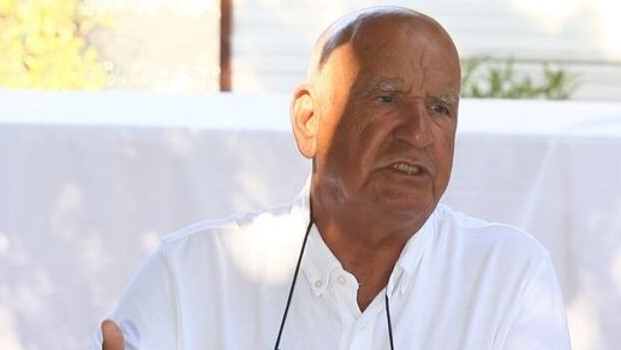 ÖĞRETMENLİK VE TİCARET HAYATI
Öztürk, fizik öğretmenliği kariyerine Akşehir Öğretmen Okulu'nda başladı. Daha sonra Gaziantep Eğitim Enstitüsü, İslahiye Lisesi, Mersin Tevfik Sırrı Gür Lisesi ve Mersin Eğitim Enstitüsü'nde görev aldı. 1982 yılında öğretmenlik mesleğini bırakarak ticaret hayatına atılan Öztürk, Mersin'de madeni yağ ve akaryakıt sektörüne girdi.
