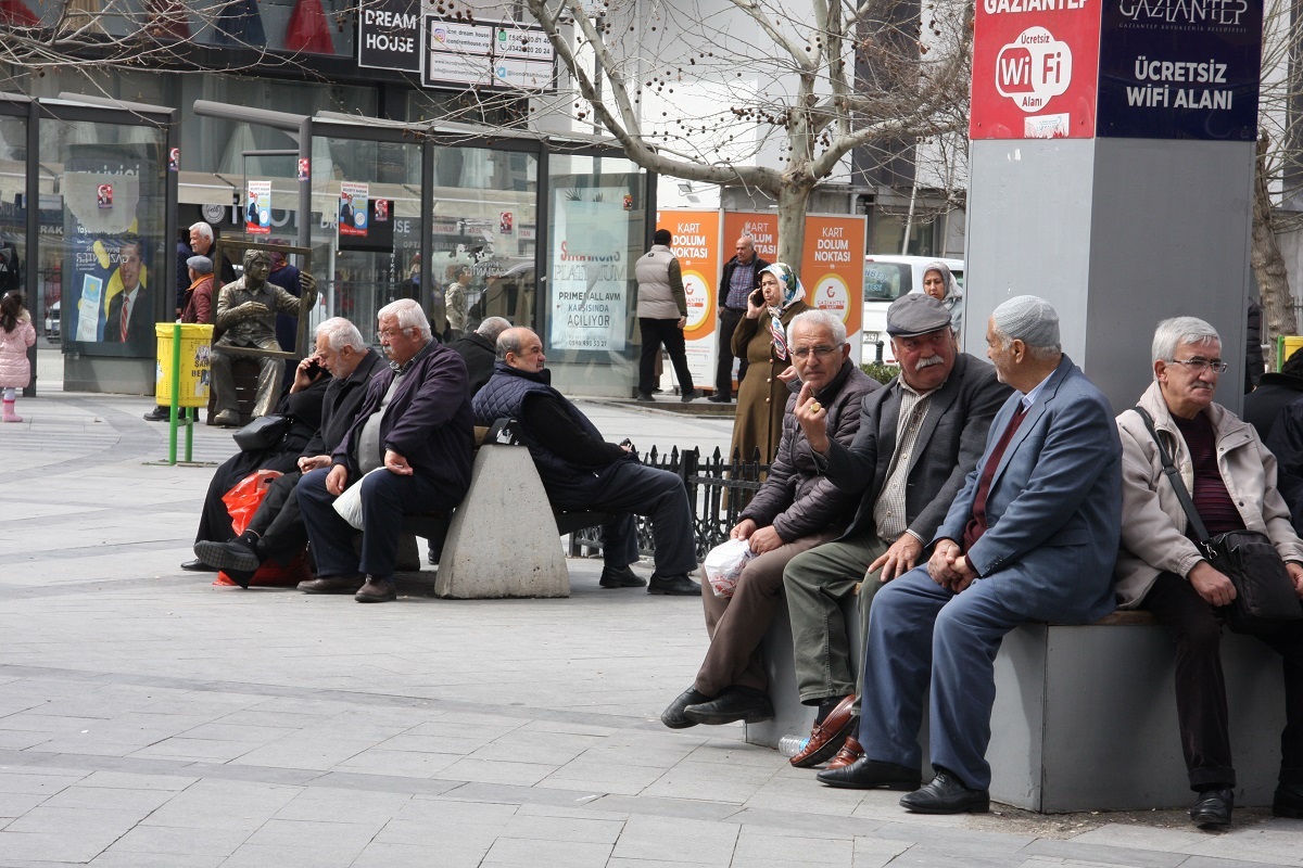 Bayram Öncesi Emeklilere Yüzde 20 Indirim Müjdesi