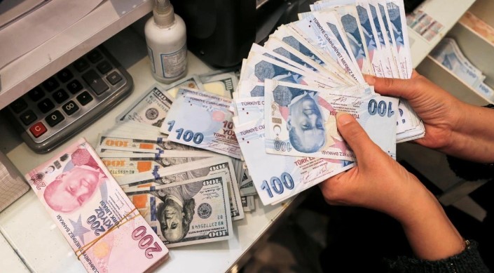 ERKEN SEÇİM İHTİMALİ VE EKONOMİK POLİTİKALAR
Erdursun, enflasyonun kontrol altına alınamaması ve yaşam maliyetlerinin artması durumunda, erken seçim ihtimalinin yüksek olduğunu belirtiyor. Erken seçim, ekonomik politikaların yeniden gözden geçirilmesine ve belki de köklü değişikliklere neden olabilir. Bu süreçte, hükümetin alacağı tedbirler ve yapacağı düzenlemeler büyük önem taşıyor.
