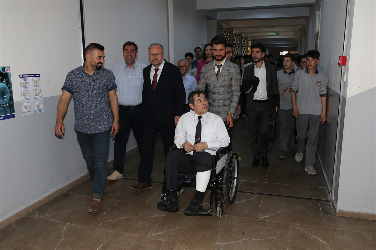 Doğu Anadolu Fay Hattı'nın Elazığ, Kahramanmaraş ve Hatay'dan Adana ve sonrasında Kıbrıs'a uzandığını belirten Moriwaki, "Kıbrıs'ta 7 civarında (büyüklüğünde) deprem olabilir. Kıbrıs bu konuda tehlikeli bölgelerden. Bu bölgenin birinci olduğunu söyleyebilirim." diye konuştu.