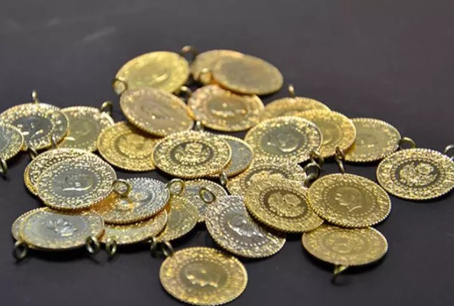 Memiş, "Cuma günü tarım dışı istihdam verisi açıklandıktan sonra ons altın 2.300 dolar seviyesinden toparlanabilir ve 2.340 dolara ulaşabilir. Ya da 2.280 dolara gerileyebilir. Bu sorunun cevabını cuma günü hep beraber göreceğiz" dedi.