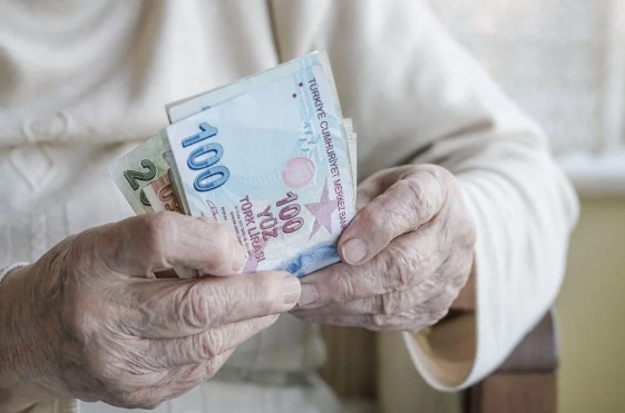 HAZİRAN 2024 EN YÜKSEK PROMOSYON VEREN BANKALAR
Bankalar, Haziran ayında emekli promosyon kampanyalarını güncelledi ve rekor ödemeler yapmaya başladı. İşte en yüksek promosyon veren bankalar:
•	ING Bank: Emekli maaş aralığına göre en az 12.000 TL, en fazla 15.000 TL net promosyon ve otomatik ödeme talimatına 3.000 TL ek promosyon sunarak toplamda 18.000 TL'ye kadar promosyon veriyor.
•	Albaraka Türk: Emekli maaş aralığına göre 16.000 TL net promosyon ve emekliye yönelik 15.000 TL faizsiz kredi fırsatı sunuyor.
•	Yapı Kredi Bankası: Ek koşulsuz 15.000 TL promosyon ve 3.000 TL ek promosyon ile toplamda 18.000 TL ödeme yapıyor.
•	Akbank: 10.000 TL ve üstü maaş alan emeklilere 15.000 TL net promosyon ve kredi kartı kullanımı durumunda 2.500 TL chip para hediyesi ile toplamda 17.500 TL'lik bir promosyon paketi hazırladı.
