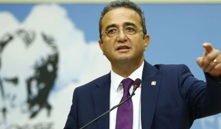 GIDA ZEHİRLENMESİNDEN KORUNMA YOLLARI
Gıda zehirlenmesinden korunmak için bazı basit önlemler alınabilir. Bunlar arasında:
•	Gıdaların hijyenik koşullarda hazırlanması ve saklanması,
•	Ellerin yemek hazırlamadan önce ve sonra yıkanması,
•	Çiğ ve pişmiş gıdaların ayrı tutulması,
•	Gıdaların uygun sıcaklıkta pişirilmesi ve muhafaza edilmesi.
Bu önlemler, gıda zehirlenmesi riskini büyük ölçüde azaltabilir.
