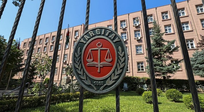 MESLEK HAYATI VE TECRÜBELERİ
Muhsin Şentürk, meslek hayatı boyunca çeşitli önemli görevlerde bulundu. Kars Susuz ve Sivas Koyulhisar Cumhuriyet Savcılığı gibi görevlerde bulunarak, yargı sisteminin farklı kademelerinde deneyim kazandı. 2012 yılında Yargıtay üyeliğine seçilmesi, onun meslek hayatındaki önemli dönüm noktalarından biri oldu.
