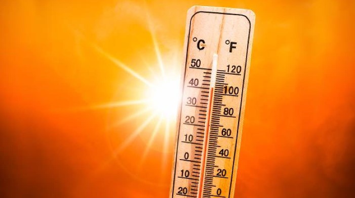 SICAKLIKLAR MEVSİM NORMALLERİNİN ÜZERİNDE
Meteoroloji, hava sıcaklıklarında önemli bir değişiklik beklemiyor. Ancak sıcaklıkların mevsim normallerinin 5 ila 10 derece üzerinde seyretmesi öngörülüyor. Özellikle Güneydoğu Anadolu'da sıcaklıklar 45 dereceyi görecek. Vatandaşların sıcak çarpmasına karşı dikkatli olmaları gerekiyor.
