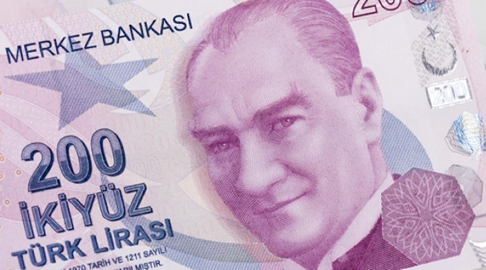 İSTANBUL'DA MİTİNG HAZIRLIĞI
Zam konusunda belirsizlik sürerken, Türk-İş, Hak-İş ve DİSK’e bağlı sendikaların oluşturduğu İstanbul İşçi Sendikaları Şubeler Platformu (İİSŞP), asgari ücrete ara zam için 26 Haziran’da miting yapma kararı aldı. İİSŞP, sosyal medya hesapları üzerinden yaptığı açıklamada, “İnsanca yaşamak için ücretlerimize Temmuz’da ek zam istiyoruz!" diyerek, 26 Haziran Çarşamba günü saat 19.30’da Bakırköy Özgürlük Meydanı’nda buluşma çağrısında bulundu.
