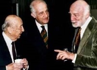 KOÇ HOLDİNG'DEKİ KARİYERİ
Can Kıraç, 29 Ağustos 1950'de Ankara'da Koç Ticaret AŞ Otomobilcilik Şubesi'nde çalışmaya başladı. İlk olarak Bernar Nahum’un yanında görev aldı ve 1957 yılında Vehbi Koç’un ortağı olduğu İzmir’deki Egemak şirketine müdür yardımcısı olarak atandı. Bir yıl sonra ise şirketin müdürlüğüne terfi etti. 1963 yılında Koç Holding'in kurucu ortakları arasında yer aldı ve 1968 yılında İstanbul’a dönerek holdingin Otomotiv Grubu’nda çalışmaya başladı.
