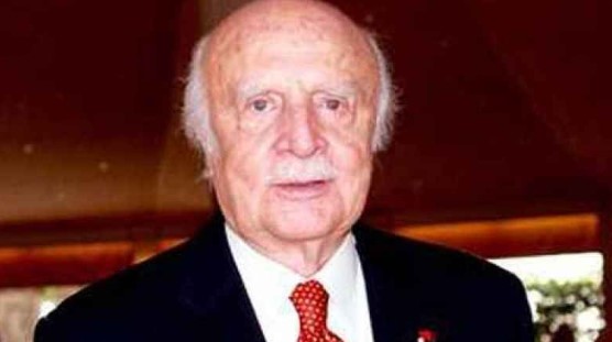 SON YOLCULUĞUNA UĞURLANIYOR
Can Kıraç'ın vefatı, iş dünyasında büyük bir üzüntü yarattı. Hayatı boyunca iş dünyasına ve eğitim alanına yaptığı katkılarla tanınan Kıraç, Türkiye'nin önemli iş insanlarından biri olarak anılacak. Cenaze töreni ile ilgili detaylar ilerleyen günlerde açıklanacak ve Kıraç, ailesi, dostları ve iş dünyasından birçok kişi tarafından son yolculuğuna uğurlanacak.
