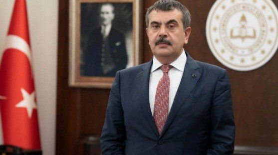 TOPLANTILAR SÜRECEK
Bakan Tekin, öğretmenlerin maaşları ve diğer sorunlarıyla ilgili görüşmelerin devam edeceğini belirtti. "Bu süreçte öğretmenlerimizin taleplerini dinlemeye ve çözüm üretmeye devam edeceğiz. Eğitim camiasının beklentilerini karşılamak için elimizden geleni yapacağız" dedi.
