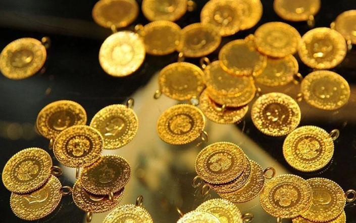 GRAM ALTIN TAHMİNİ
Gram altın için yıl sonu beklentisinin 3000-3500 lira aralığında olduğunu belirten İslam Memiş, yatırımcılara “Alım yapıp yıl sonunu beklemek” tavsiyesinde bulundu. Memiş'in bu tahmini, altın yatırımcıları için önemli bir rehber niteliğinde.
