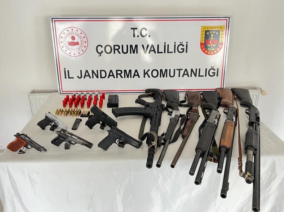Jandarma’dan Uyuşturucu Ve Silah Operasyonu