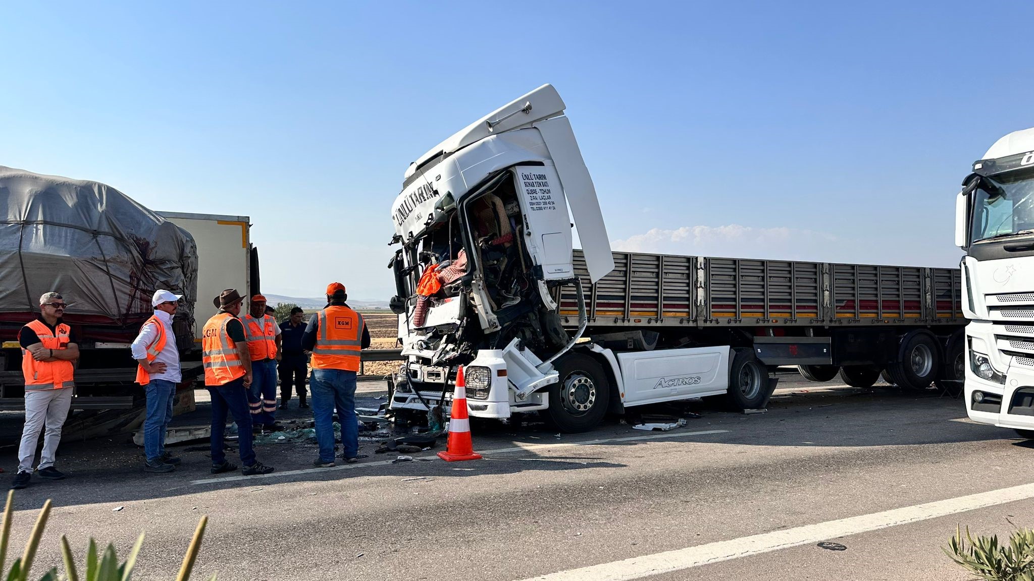 TAG Otoyolu'nda 7 Araçlı Zincirleme Kaza: Ölü Ve Yaralılar Var