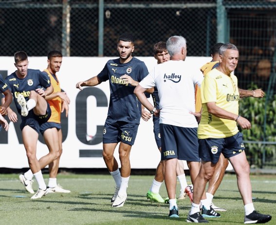 Fenerbahçe'de Oğuz Aydın İlk Antrenmanına Çıktı