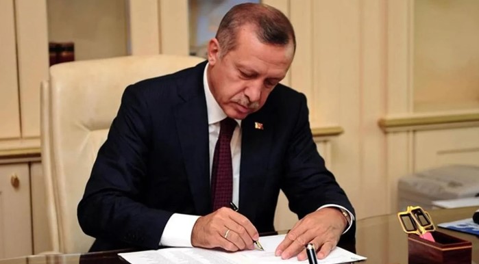 Kaymakam kararnamesi, İçişleri Bakanlığı tarafından hazırlanarak Cumhurbaşkanı onayı ile yürürlüğe giren ve Türkiye genelindeki kaymakamların görev yerlerini belirleyen bir belgedir. 