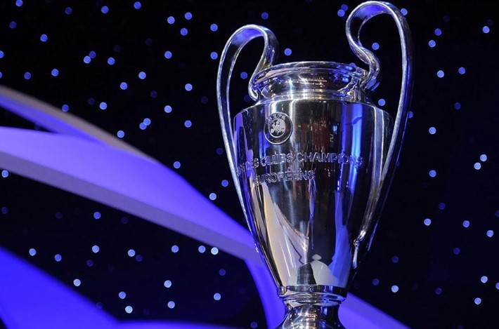 İSVİÇRE SİSTEMİ'NE GEÇİŞ
2024-2025 sezonundan itibaren UEFA Şampiyonlar Ligi'nde önemli değişiklikler yapılacak. Yeni formatta, mevcut 32 takımdan oluşan 8 gruplu sistem sona eriyor ve 36 takımlı "İsviçre Sistemi"ne geçiliyor. En önemli değişiklik ise grup aşamasının tek gruplu lig sistemine dönüşmesi.
