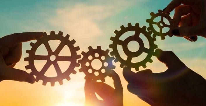 KADINLAR VE GENÇLER İÇİN BÜYÜK FIRSAT
Ortaklarının çoğunluğunu kadınların oluşturduğu kooperatiflerin desteklenmesi, kadın emeğinin değerlendirilmesi açısından büyük önem taşıyor. Aynı zamanda gençlerin ve engellilerin yoğun olduğu kooperatiflere sağlanan öncelikli destekler, bu kesimlerin ekonomik hayatta daha aktif rol almasını sağlayacak.

